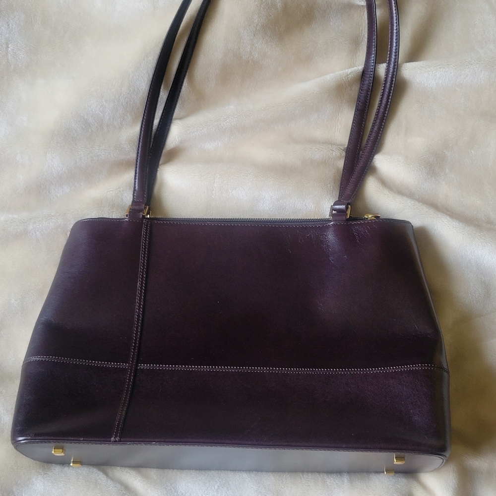 Handbag - Picture 2 of 3